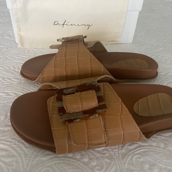 Definery Mule Footbed Croc-Embossed Leather Sandals, Tan - Picture 6 of 7